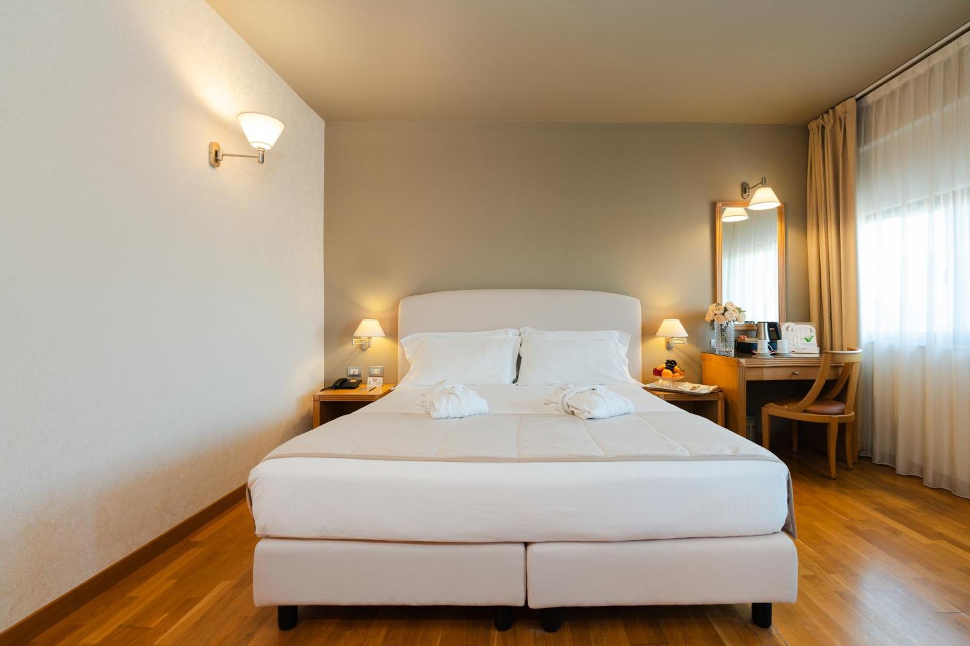 Hotel Touring Carpi Exterior foto