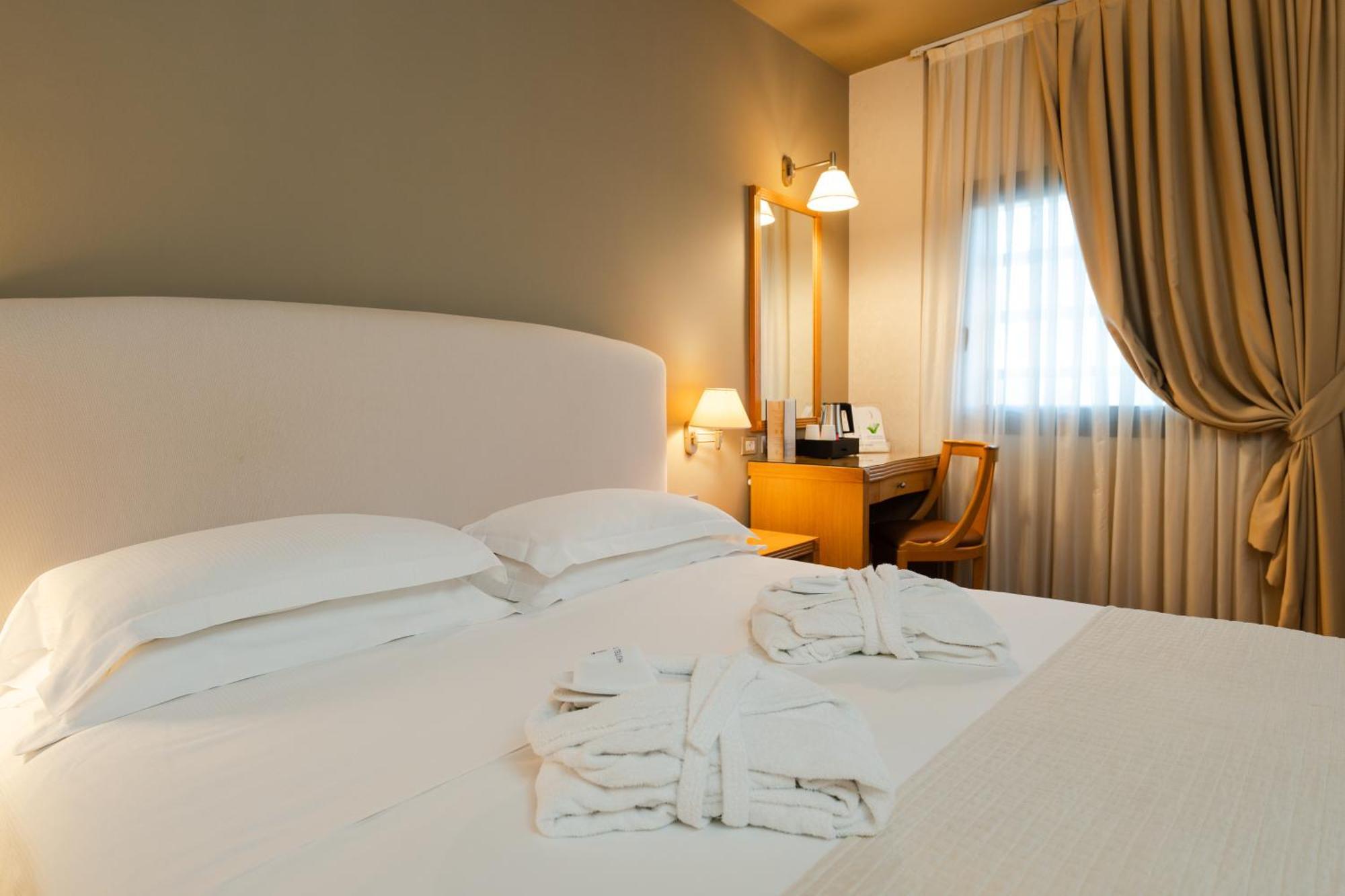 Hotel Touring Carpi Exterior foto