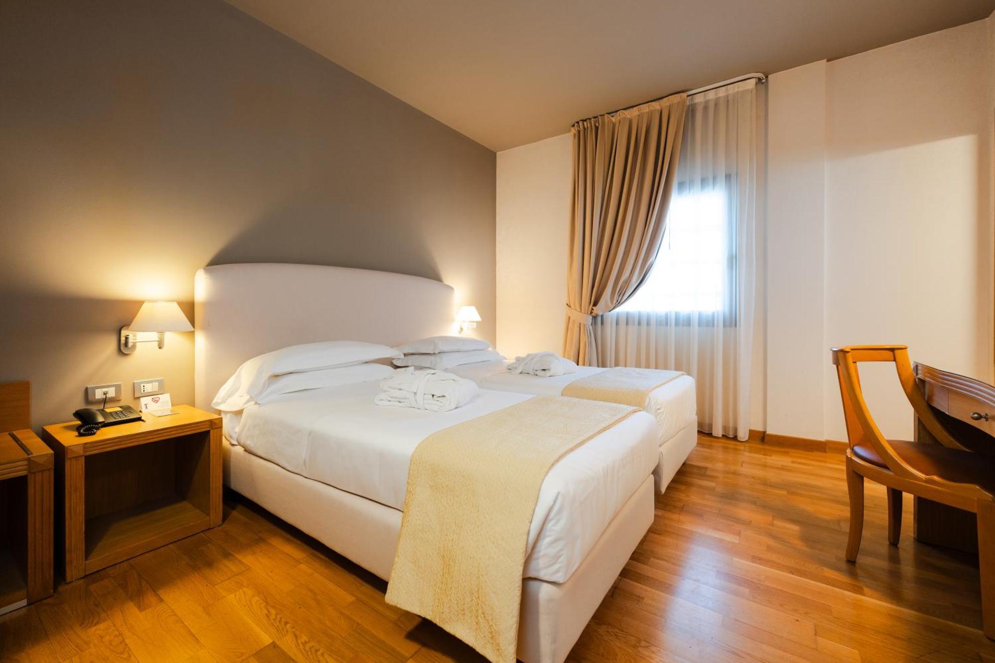Hotel Touring Carpi Exterior foto