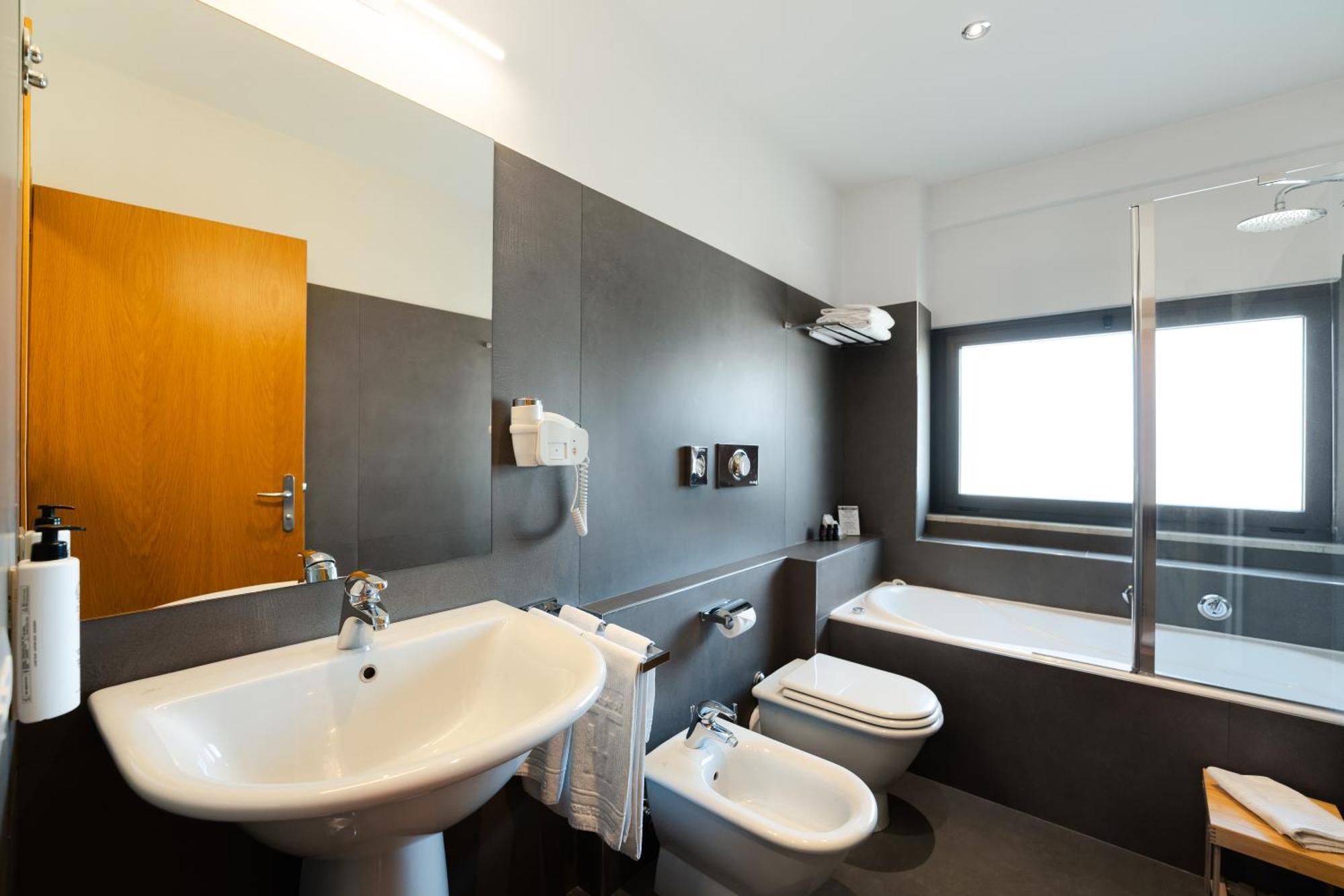 Hotel Touring Carpi Exterior foto